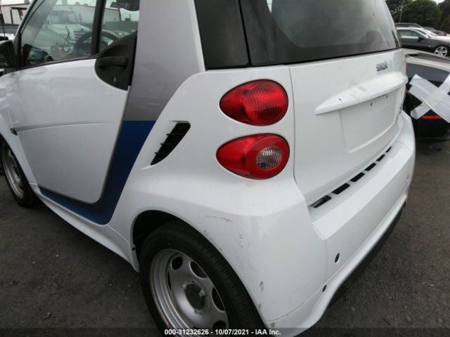 Photo 5 VIN: WMEEJ9AA6FK837896 - SMART FORTWO ELECTRIC DRIVE 