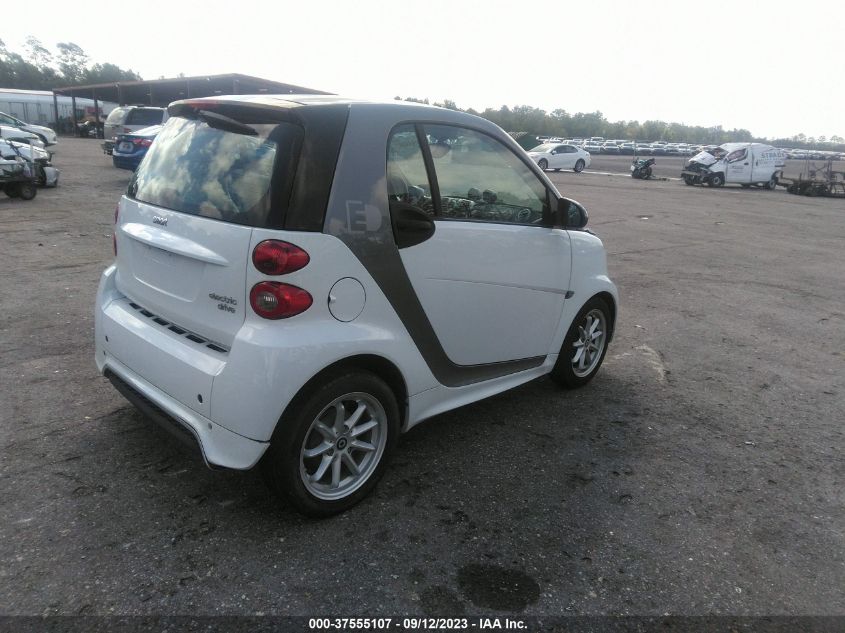 Photo 3 VIN: WMEEJ9AA7FK836398 - SMART FORTWO 