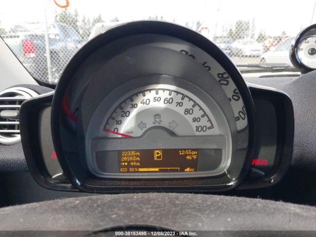 Photo 6 VIN: WMEEJ9AA8EK729889 - SMART FORTWO ELECTRIC DRIVE 