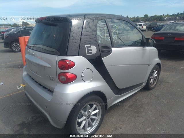 Photo 3 VIN: WMEEJ9AA8FK823398 - SMART FORTWO 