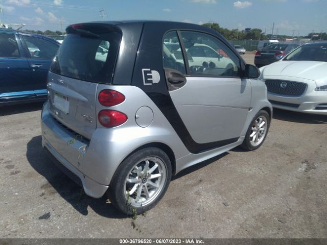 Photo 3 VIN: WMEEJ9AA8FK828617 - SMART FORTWO ELECTRIC DRIVE 