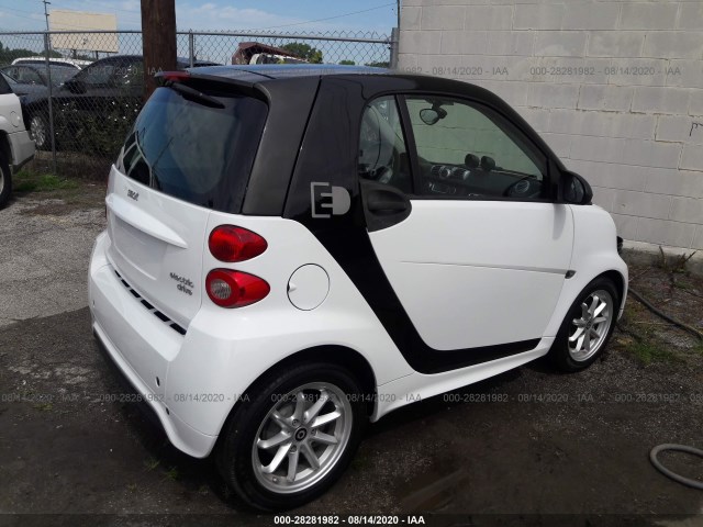 Photo 3 VIN: WMEEJ9AA9EK789812 - SMART FORTWO ELECTRIC DRIVE 