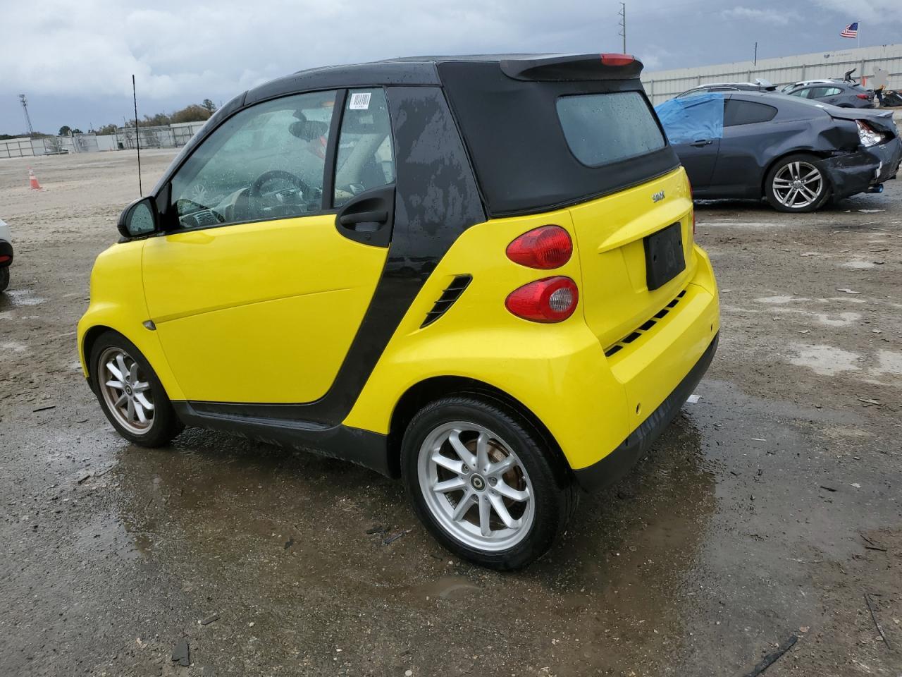 Photo 1 VIN: WMEEK31X28K189426 - SMART FORTWO 