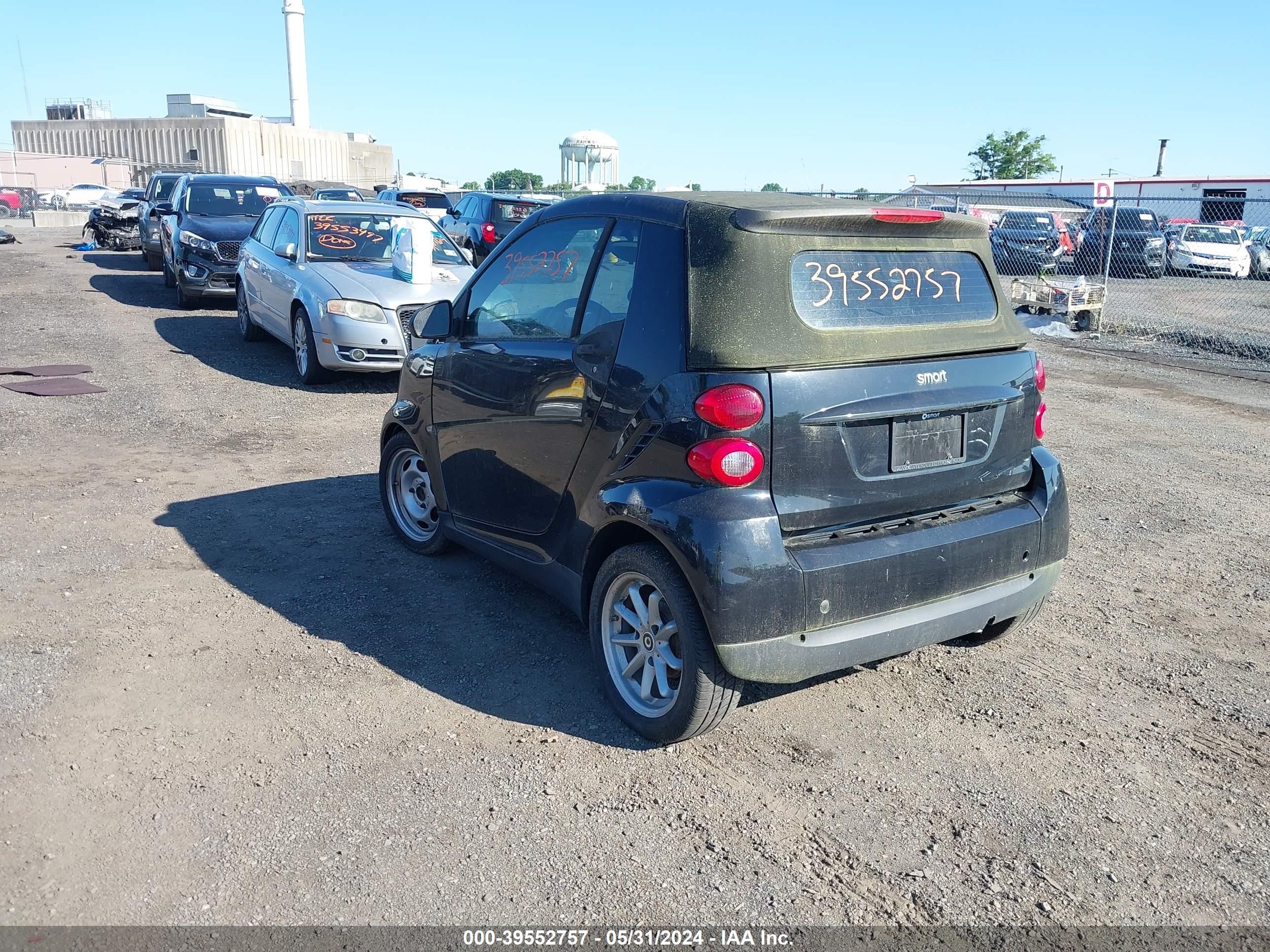 Photo 2 VIN: WMEEK31X29K232731 - SMART FORTWO 