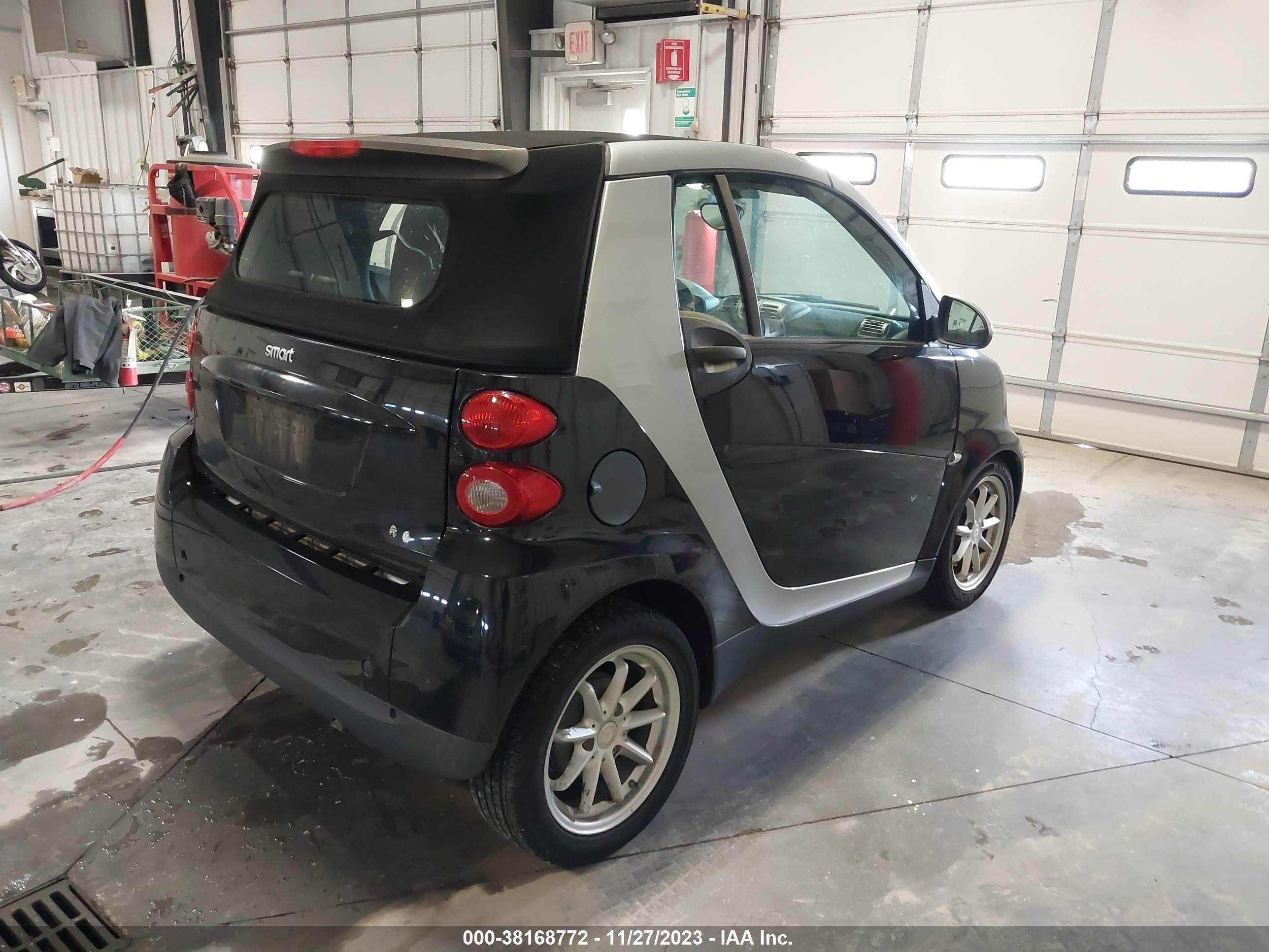 Photo 3 VIN: WMEEK31X38K119739 - SMART FORTWO 