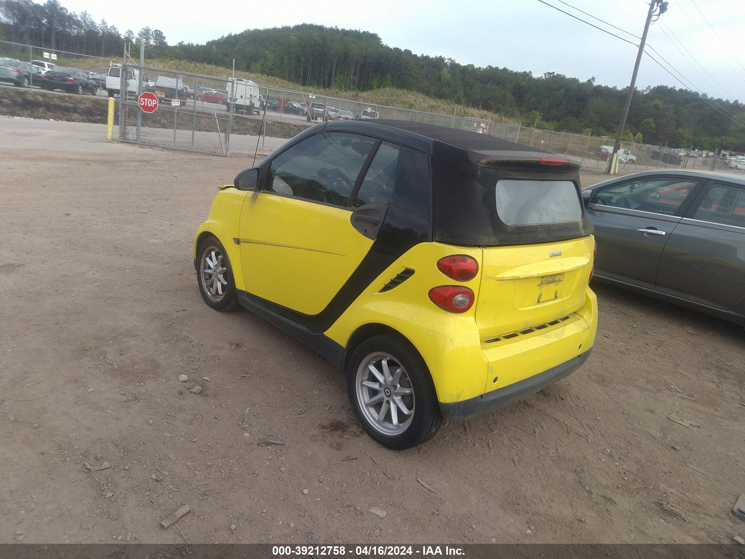 Photo 2 VIN: WMEEK31X78K174663 - SMART FORTWO 