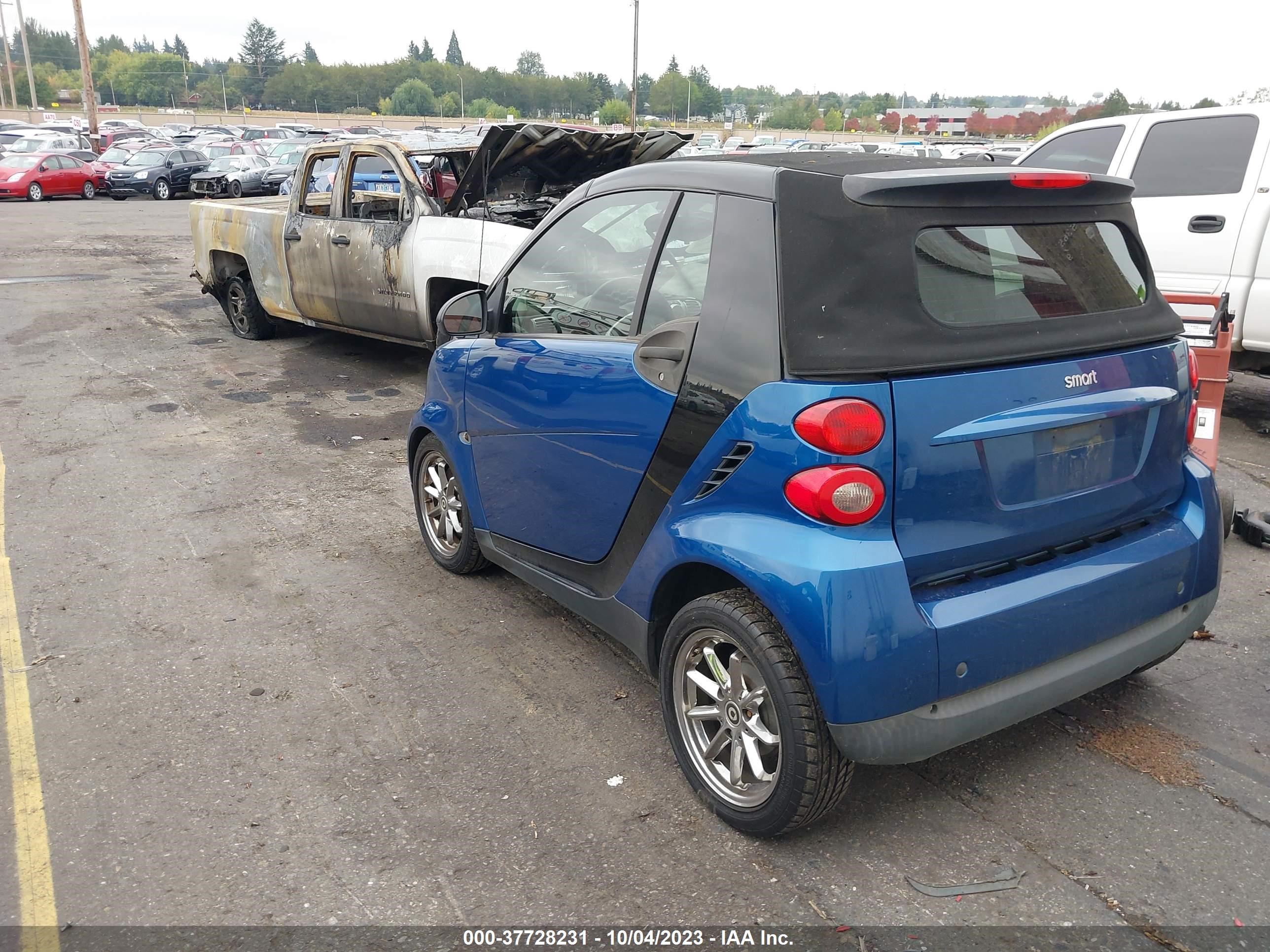 Photo 2 VIN: WMEEK31X98K184627 - SMART FORTWO 