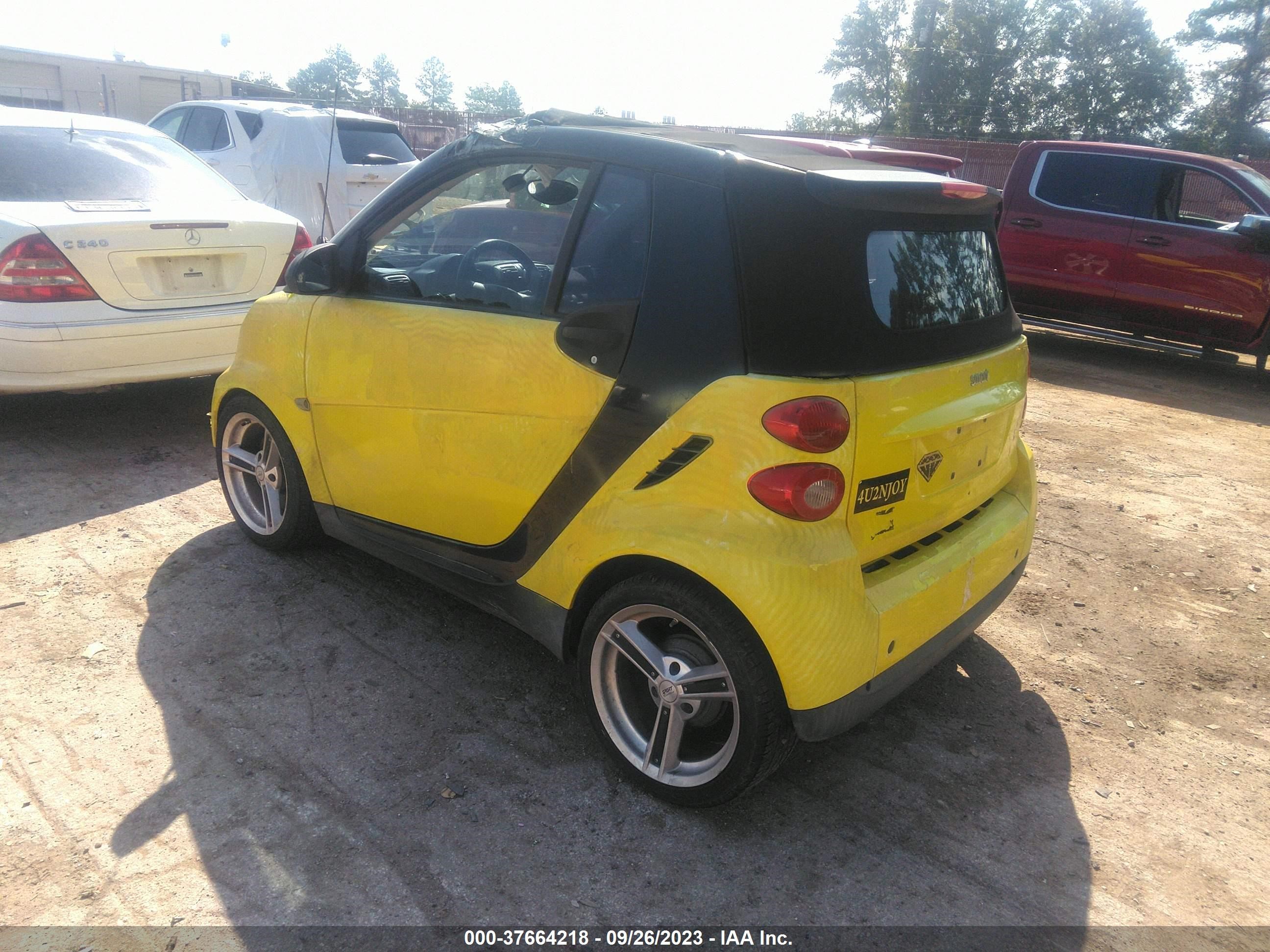 Photo 2 VIN: WMEEK31X99K238090 - SMART FORTWO 