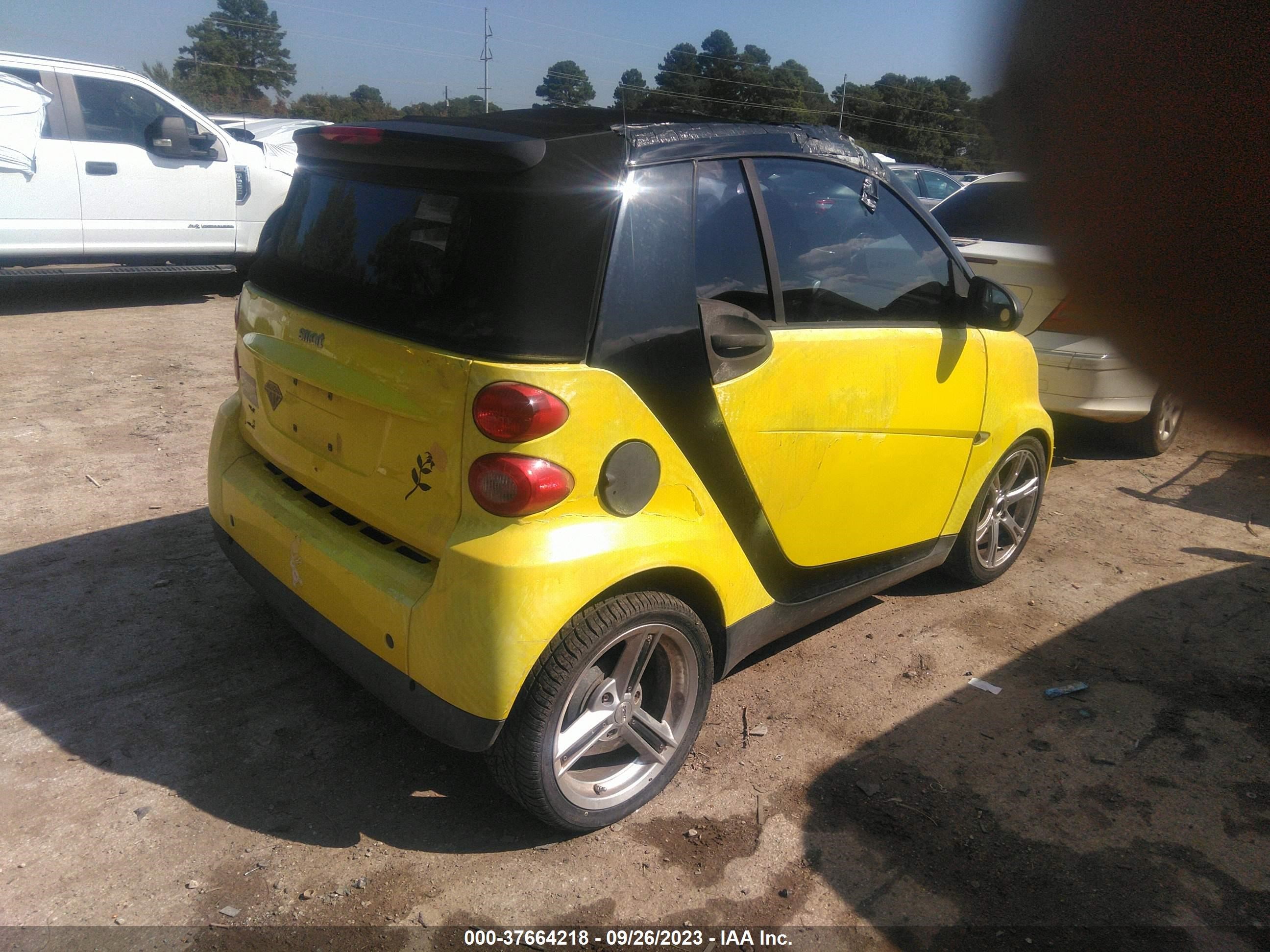 Photo 3 VIN: WMEEK31X99K238090 - SMART FORTWO 