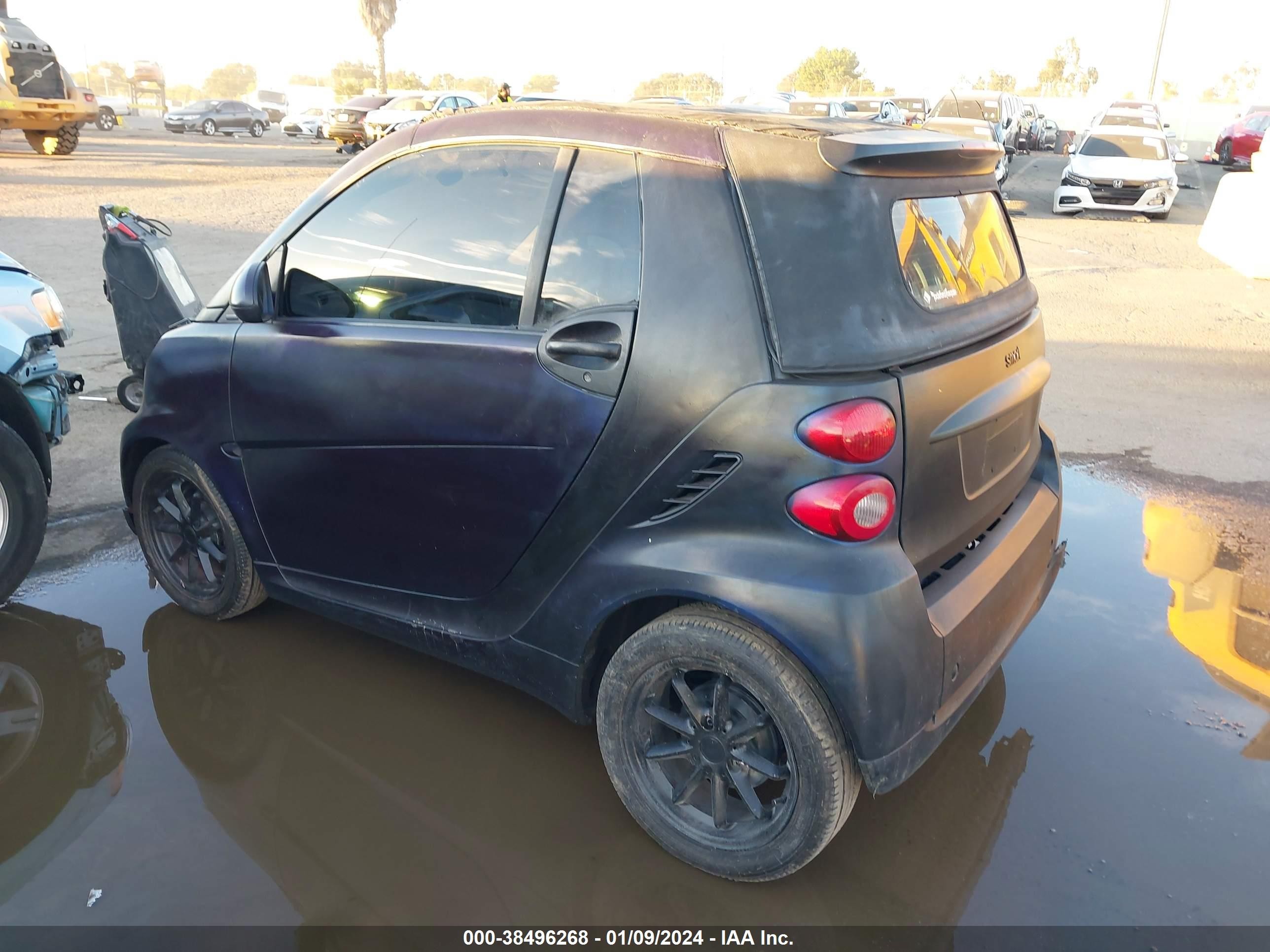 Photo 2 VIN: WMEEK31XX8K163818 - SMART FORTWO 