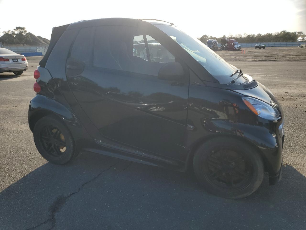 Photo 3 VIN: WMEEK3BA1EK761155 - SMART FORTWO 