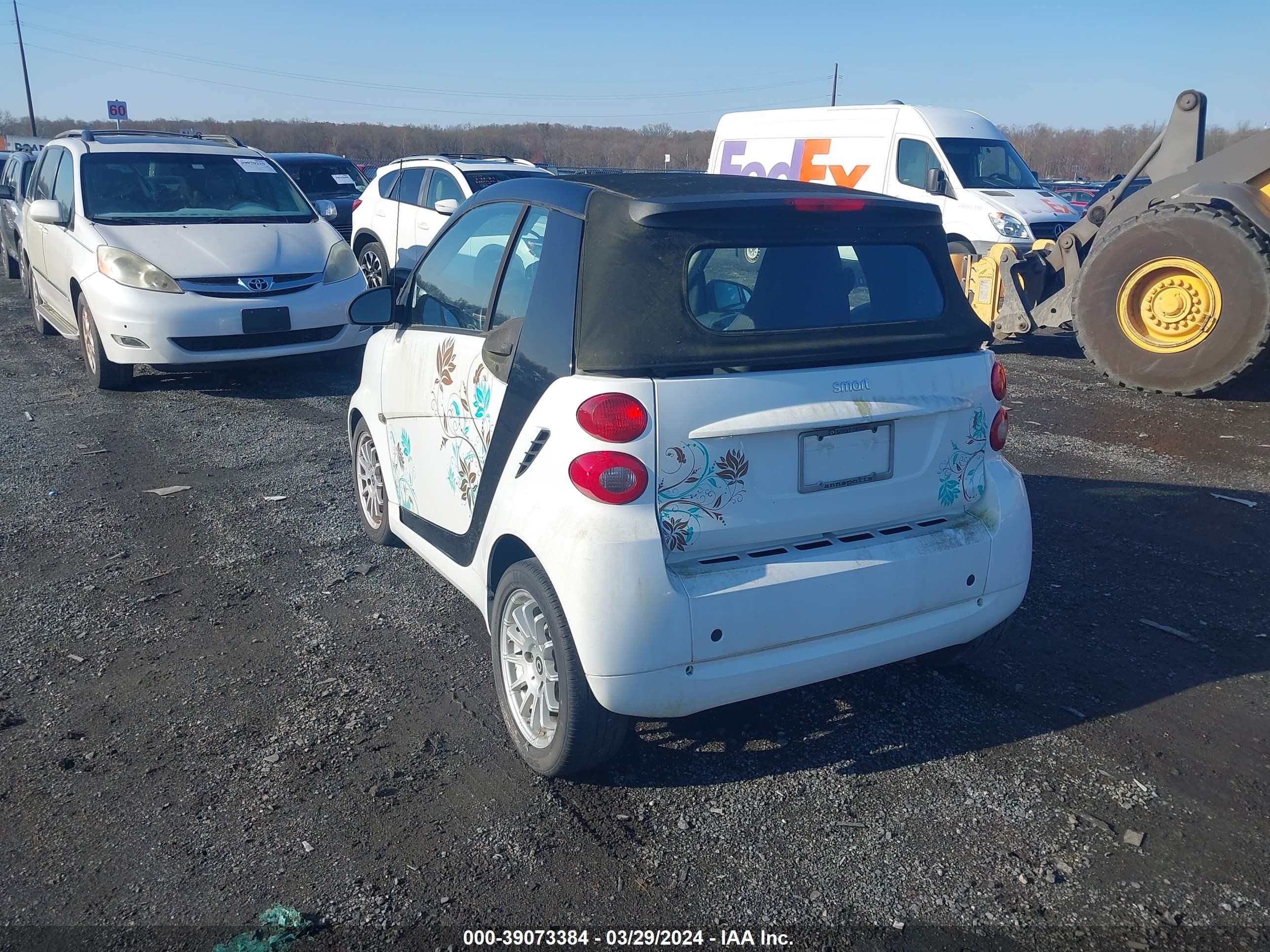 Photo 2 VIN: WMEEK3BA4CK580869 - SMART FORTWO 