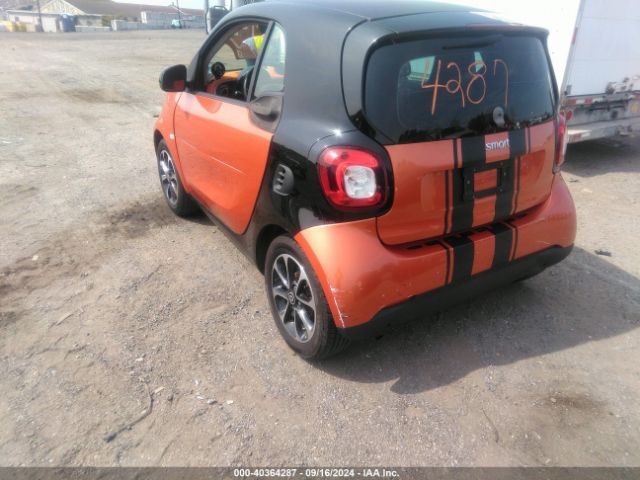 Photo 2 VIN: WMEFJ5DA0GK045446 - SMART FORTWO 