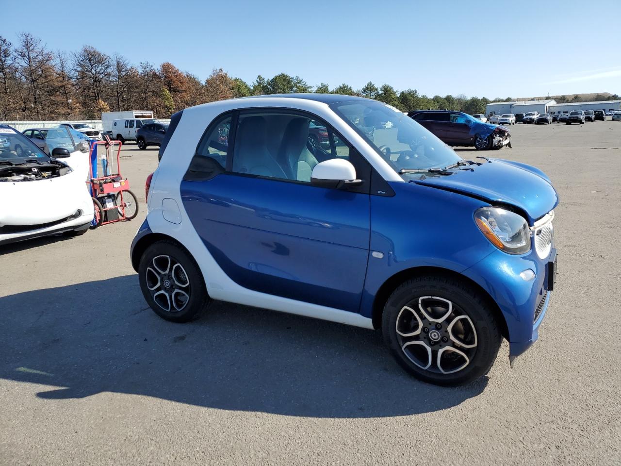 Photo 3 VIN: WMEFJ5DA0GK062893 - SMART FORTWO 