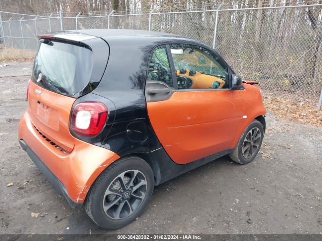 Photo 3 VIN: WMEFJ5DA0GK073425 - SMART FORTWO 