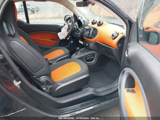 Photo 4 VIN: WMEFJ5DA0GK073425 - SMART FORTWO 