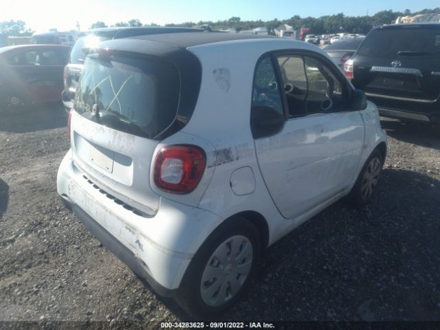 Photo 3 VIN: WMEFJ5DA0GK104558 - SMART FORTWO 