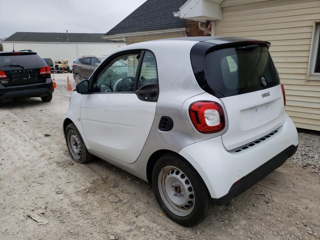 Photo 1 VIN: WMEFJ5DA0GK138905 - SMART FORTWO 