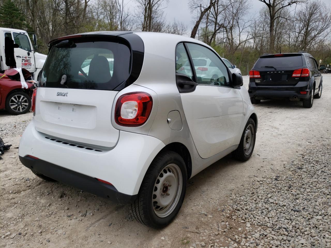 Photo 2 VIN: WMEFJ5DA0GK138905 - SMART FORTWO 