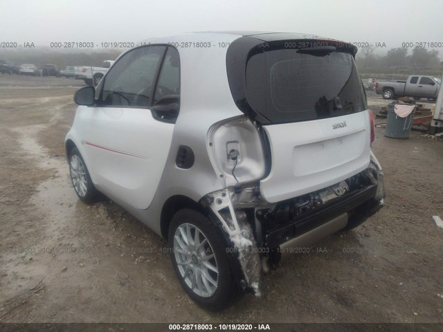 Photo 2 VIN: WMEFJ5DA0GK141190 - SMART FORTWO 