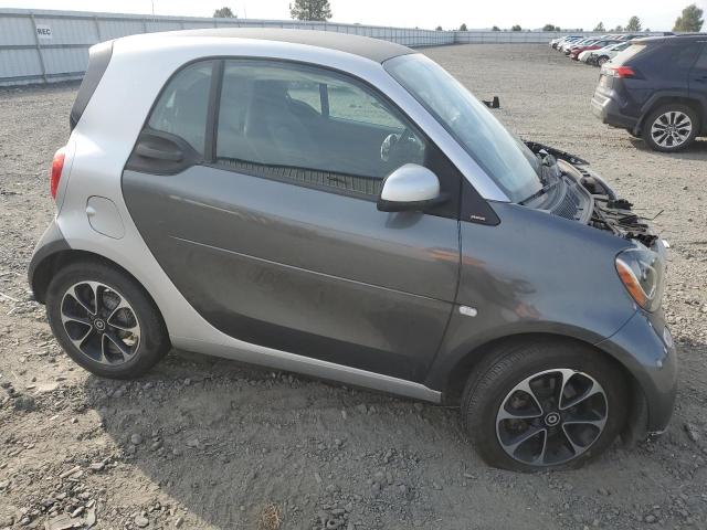 Photo 3 VIN: WMEFJ5DA1GK064460 - SMART FORTWO 