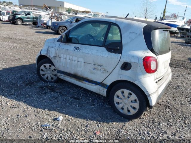 Photo 2 VIN: WMEFJ5DA1GK103709 - SMART FORTWO 