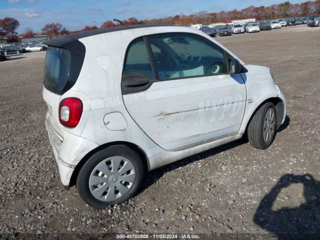 Photo 3 VIN: WMEFJ5DA1GK103709 - SMART FORTWO 