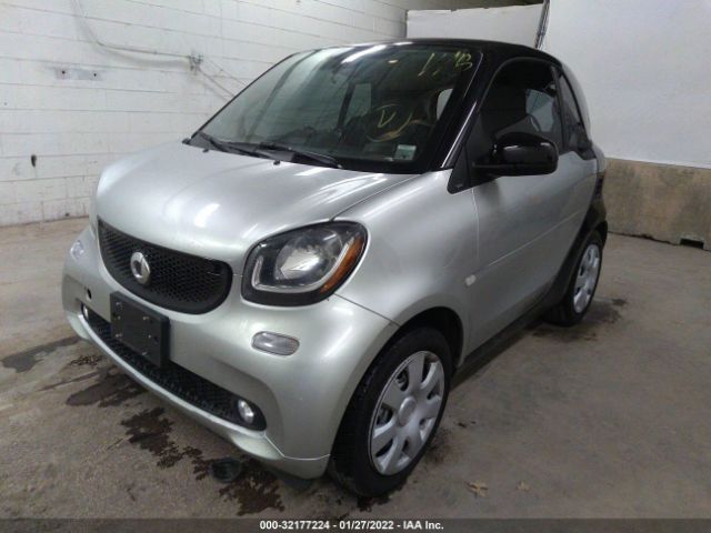 Photo 1 VIN: WMEFJ5DA1GK127122 - SMART FORTWO 