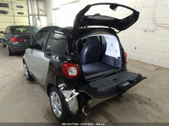 Photo 2 VIN: WMEFJ5DA1GK127122 - SMART FORTWO 