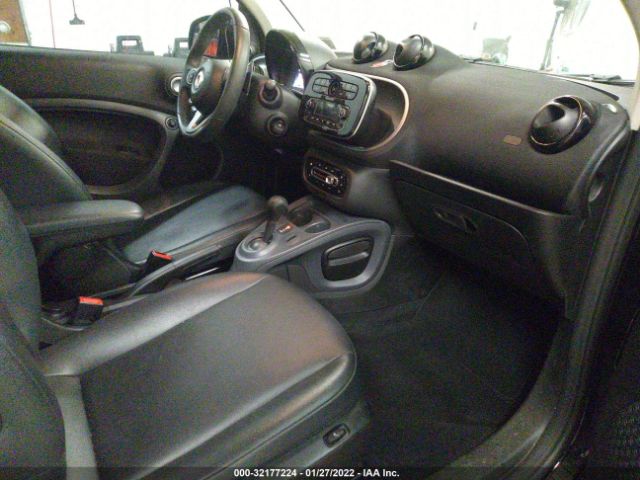 Photo 4 VIN: WMEFJ5DA1GK127122 - SMART FORTWO 