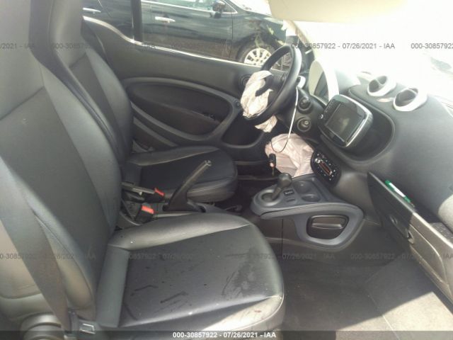 Photo 4 VIN: WMEFJ5DA1GK142624 - SMART FORTWO 