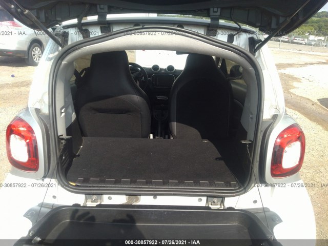 Photo 7 VIN: WMEFJ5DA1GK142624 - SMART FORTWO 