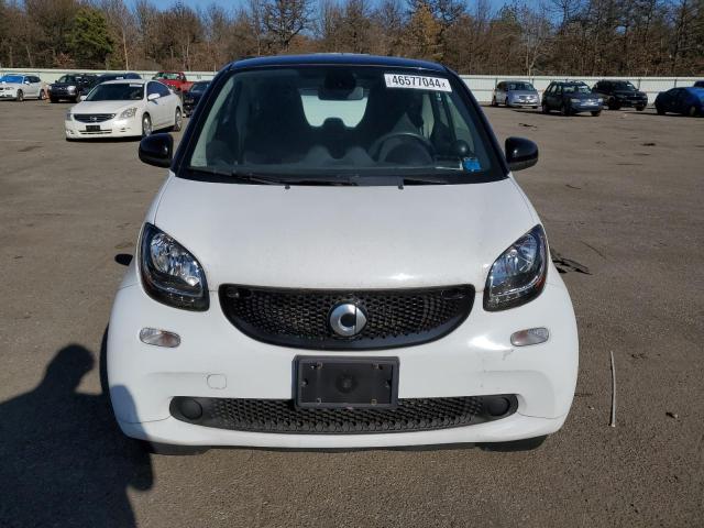 Photo 4 VIN: WMEFJ5DA2GK061874 - SMART FORTWO 