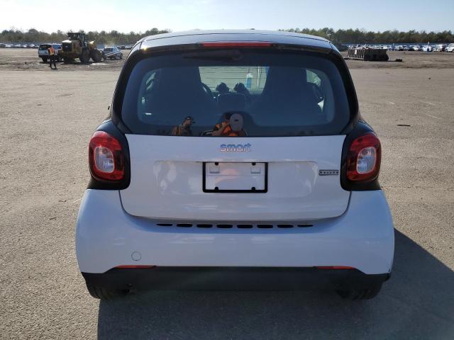 Photo 5 VIN: WMEFJ5DA2GK061874 - SMART FORTWO 