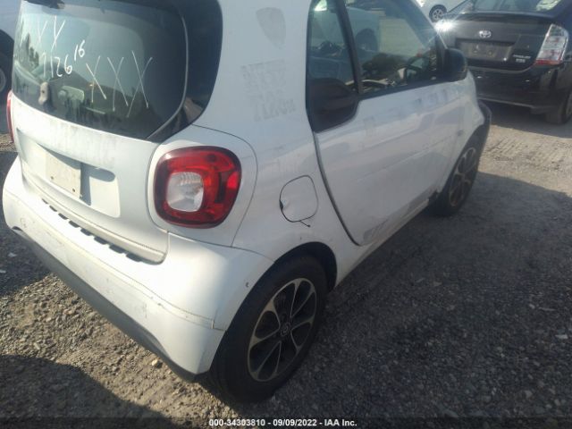 Photo 3 VIN: WMEFJ5DA2GK063284 - SMART FORTWO 