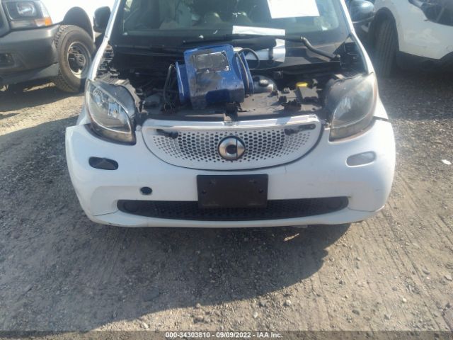 Photo 5 VIN: WMEFJ5DA2GK063284 - SMART FORTWO 