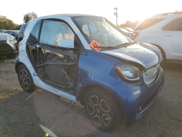 Photo 3 VIN: WMEFJ5DA2GK071398 - SMART FORTWO 