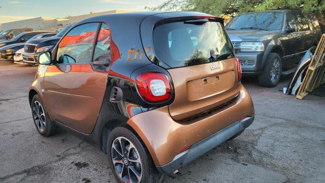 Photo 2 VIN: WMEFJ5DA2GK074057 - SMART FORTWO 