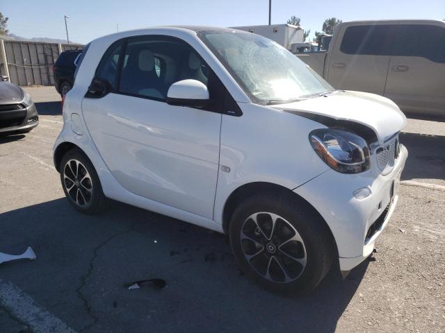 Photo 3 VIN: WMEFJ5DA2GK076486 - SMART FORTWO 