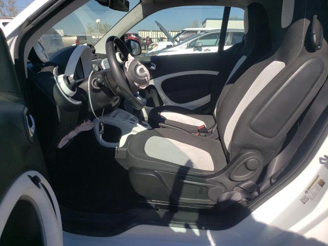 Photo 6 VIN: WMEFJ5DA2GK076486 - SMART FORTWO 