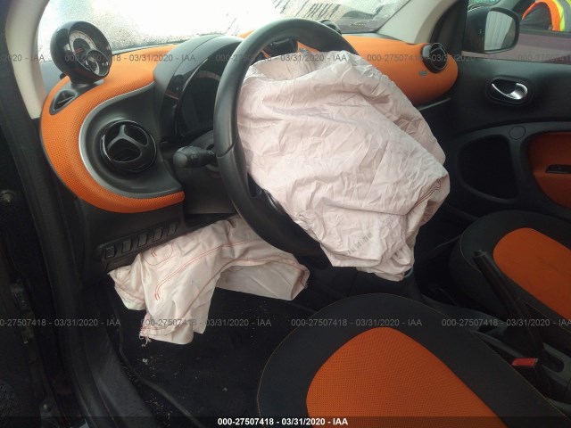 Photo 7 VIN: WMEFJ5DA2GK077332 - SMART FORTWO 