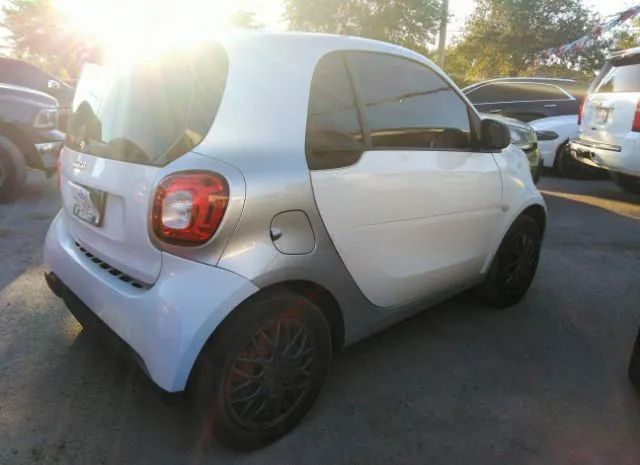 Photo 3 VIN: WMEFJ5DA2GK137934 - SMART FORTWO 