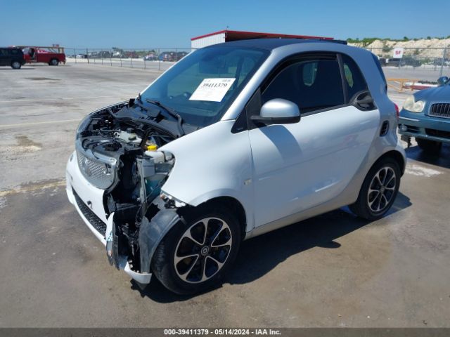 Photo 1 VIN: WMEFJ5DA3GK046235 - SMART FORTWO 