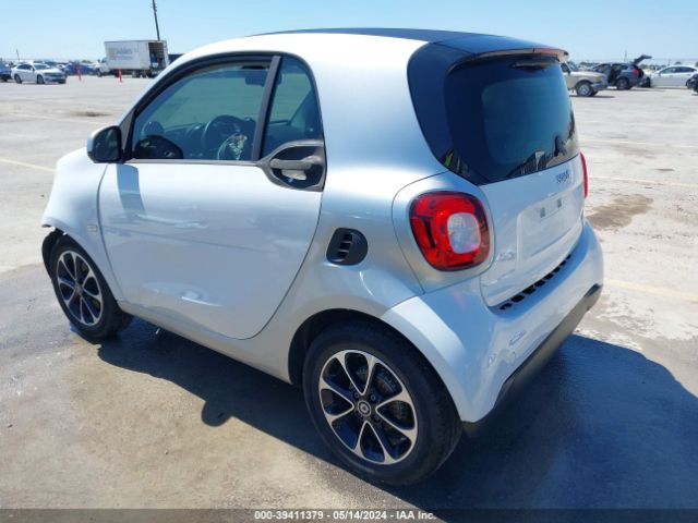 Photo 2 VIN: WMEFJ5DA3GK046235 - SMART FORTWO 