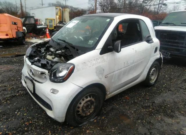 Photo 1 VIN: WMEFJ5DA3GK104280 - SMART FORTWO 