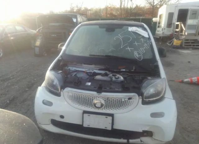 Photo 5 VIN: WMEFJ5DA3GK104926 - SMART FORTWO 