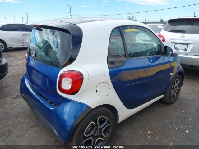 Photo 3 VIN: WMEFJ5DA4GK052948 - SMART FORTWO 