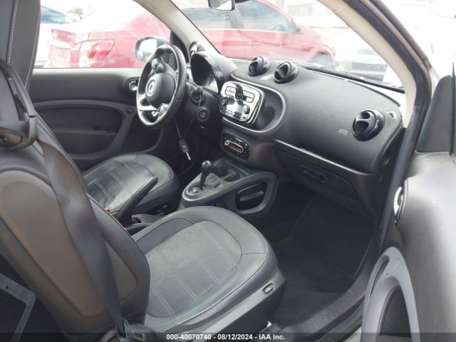 Photo 4 VIN: WMEFJ5DA4GK052948 - SMART FORTWO 