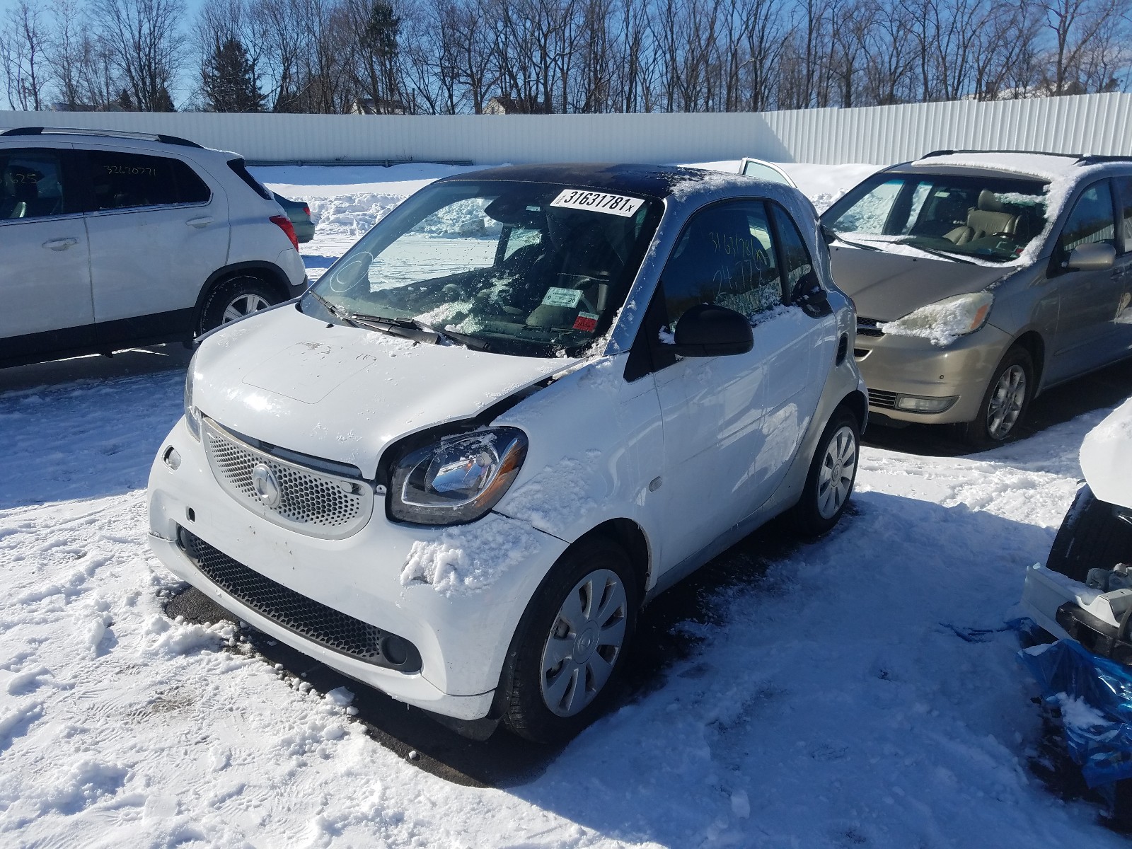 Photo 1 VIN: WMEFJ5DA4GK142827 - SMART FORTWO 