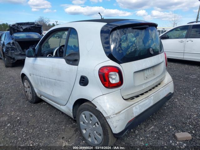 Photo 2 VIN: WMEFJ5DA4HK168345 - SMART FORTWO 